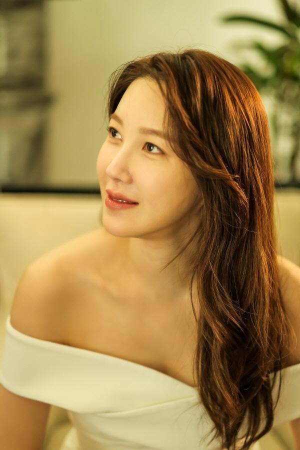 Lee Ji Ah: Mỹ nhân kết hôn không ai hay nhưng ly hôn lại chấn động cả Kbiz-6