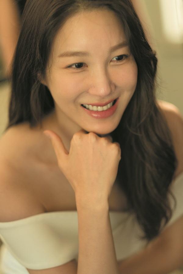 Lee Ji Ah: Mỹ nhân kết hôn không ai hay nhưng ly hôn lại chấn động cả Kbiz-7