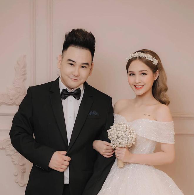 Chuyện tình Xemesis và vợ trẻ 2k2: Chênh nhau 13 tuổi, thị phi vẫn về đích an toàn-11