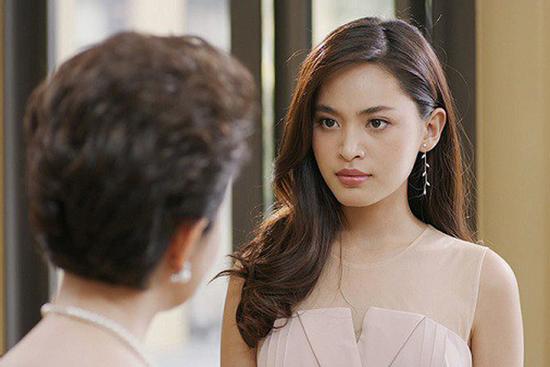 Vừa bước vào nhà chồng, váy cưới còn chưa kịp cởi, tôi đã bị mẹ chồng tát hai cái điếng người