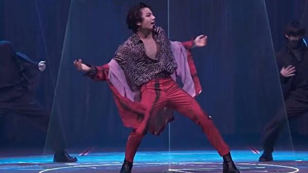 BTS tung concept clip, tất cả đều bình thường cho đến khi nhìn vào Jungkook-2