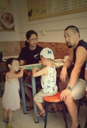 Từ chối lời cầu hôn của Lưu Đức Hoa để đến với thường dân rồi chịu bạo hành, mỹ nhân ấy giờ đã 51 tuổi-5