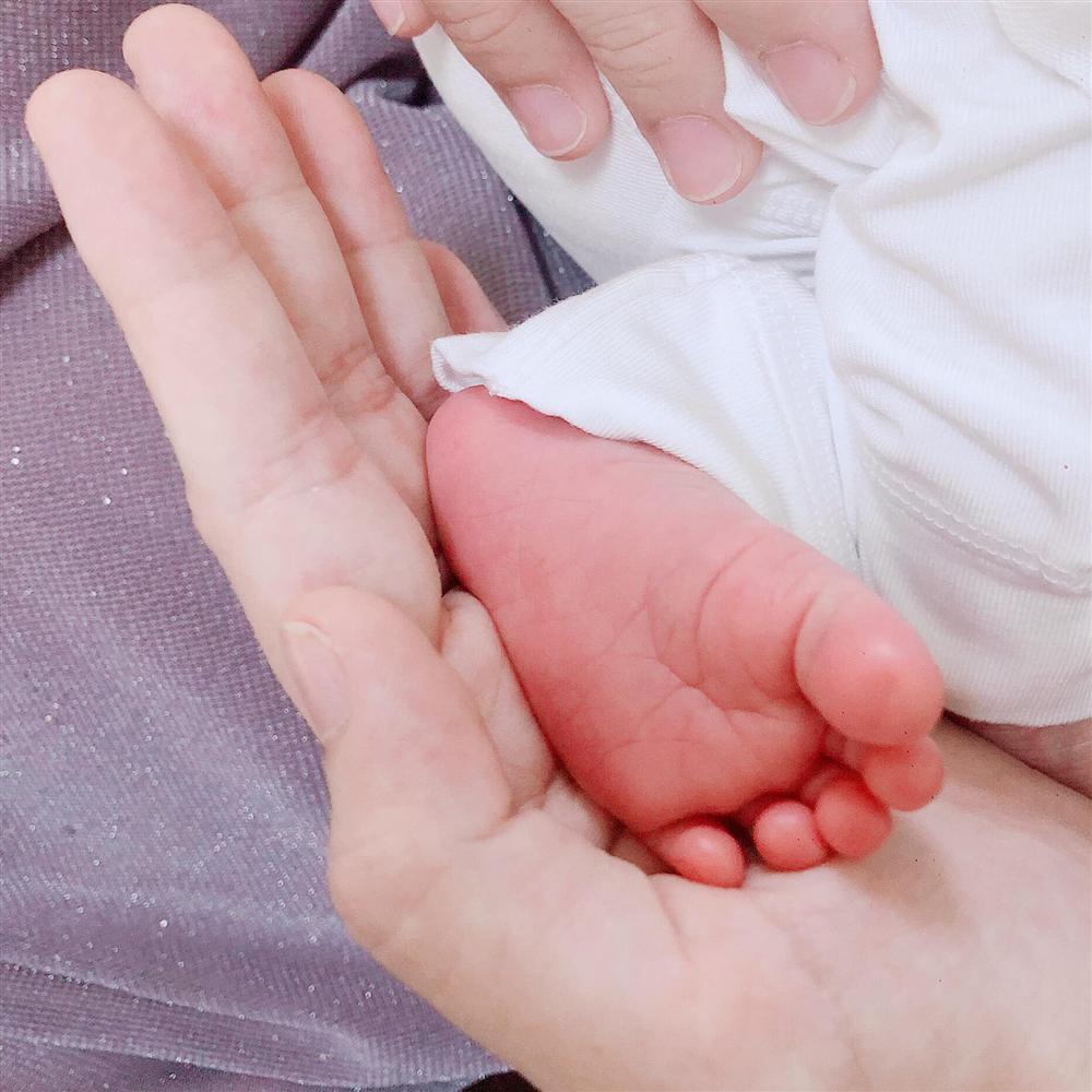 Lộ mặt con gái Đông Nhi - Ông Cao Thắng và tên thật cực nữ tính-4