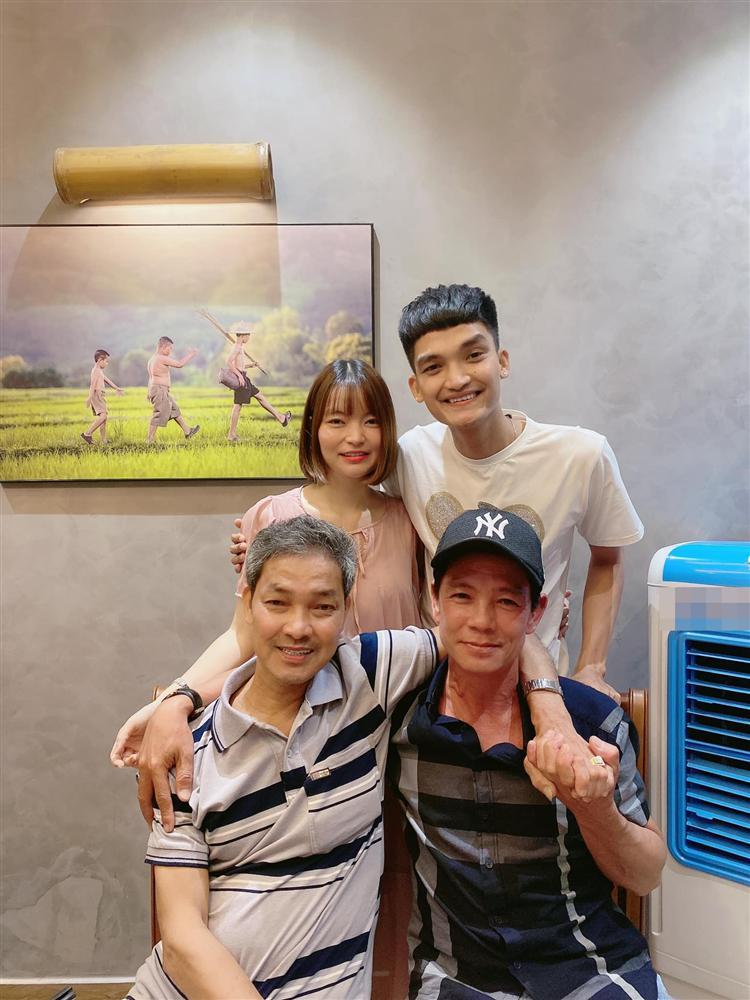 Chỉ 1 hình ảnh, vợ sắp cưới Mạc Văn Khoa tiết lộ mối quan hệ giữa bố đẻ và bố chồng-1