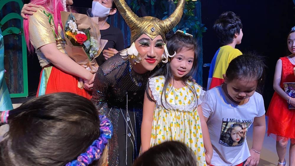 RƠI NƯỚC MẮT: Con gái Mai Phương nhận ra giọng mẹ lúc xem kịch-7