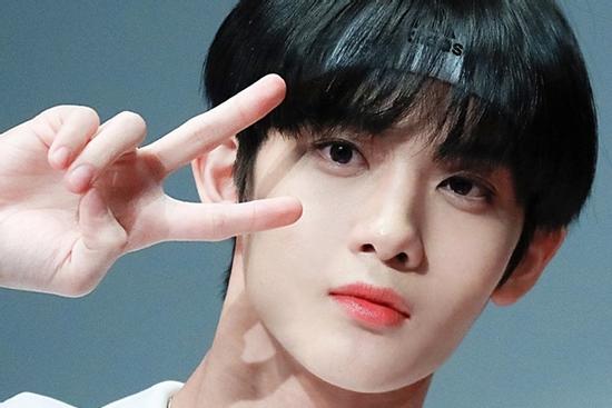 Bae Jinyoung CIX chấn thương vẫn bị chửi vô lý, fan nóng máu 'khè' lại Akgae