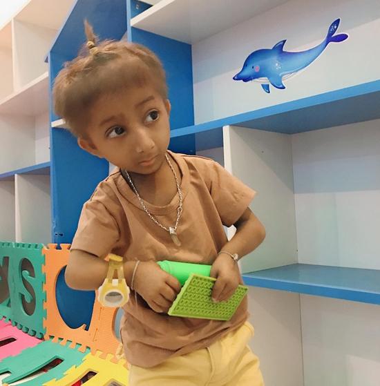 Cộng đồng mạng xót xa cậu bé tí hon Krể qua đời ở tuổi 12-3