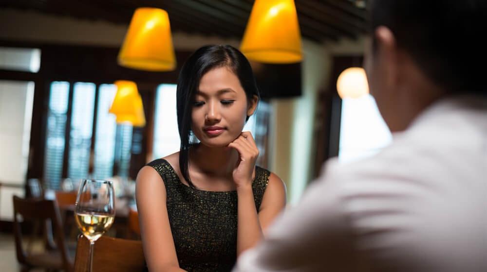 Hẹn hò sugar daddy để sống qua mùa dịch-1