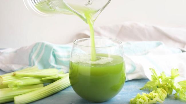 3 loại nước ép giúp phái đẹp dễ dàng vượt qua ngày đèn đỏ: Đá bay các triệu chứng đau - chướng bụng-6