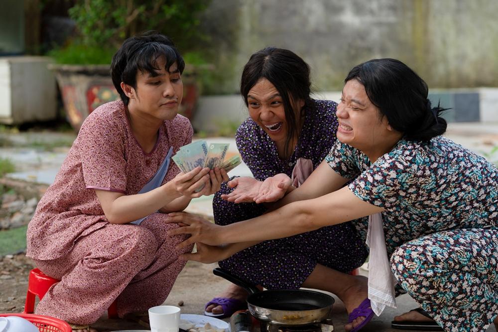 Huỳnh Lập, Duy Khánh đưa chuyện Thủy Tiên đi từ thiện, Đông Nhi sinh con vào sản phẩm mới-6