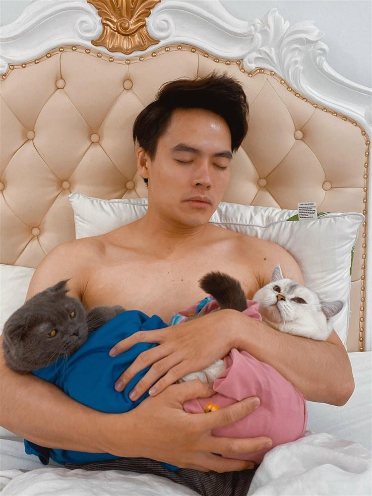 Hồ Ngọc Hà hết vía khi hình ảnh Kim Lý 1 nách 2 con bị chế hài ngất người-2