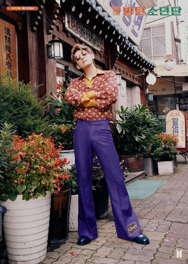 BTS chào năm mới với style nhà Bangtan, tấu hài cực mạnh mà visual vẫn đỉnh cao-4