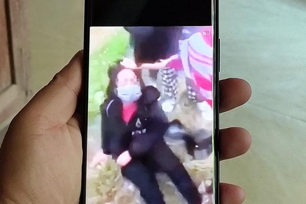 Chia tay đòi quà, bị bạn của người yêu cũ dạy dỗ đến nhập viện-2