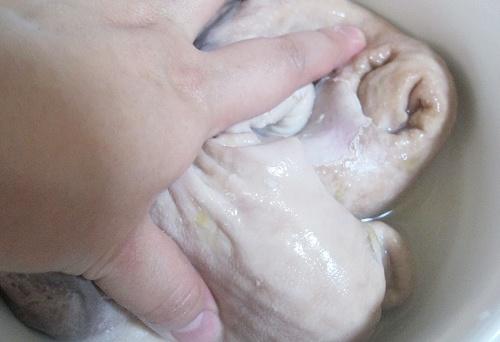 Rửa dạ dày lợn đừng chỉ dùng muối, thêm nguyên liệu này sạch, trắng giòn ngay tức khắc-2
