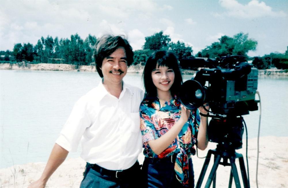 Hiền Thục đăng ảnh bên bố, dân mạng nhận ra thầy giám thị năm nào-3