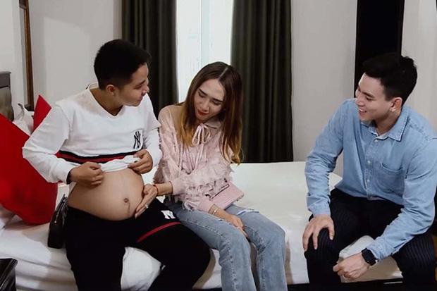 Hé lộ ảnh chăm con của người đàn ông Việt Nam đầu tiên mang bầu trước khi chia tay vợ-1