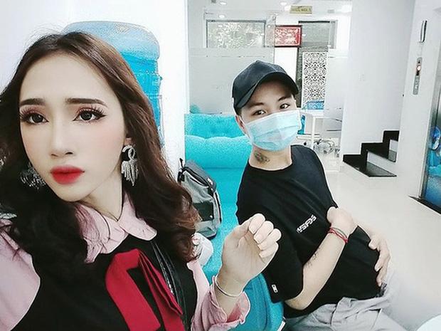 Hé lộ ảnh chăm con của người đàn ông Việt Nam đầu tiên mang bầu trước khi chia tay vợ-3