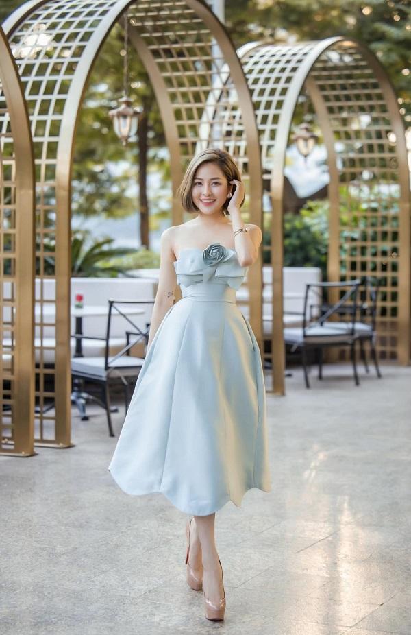 Hot girl Trâm Anh chính thức tậu xế hộp tiền tỷ, dân tình râm ran vì nhà tài trợ phía sau-3