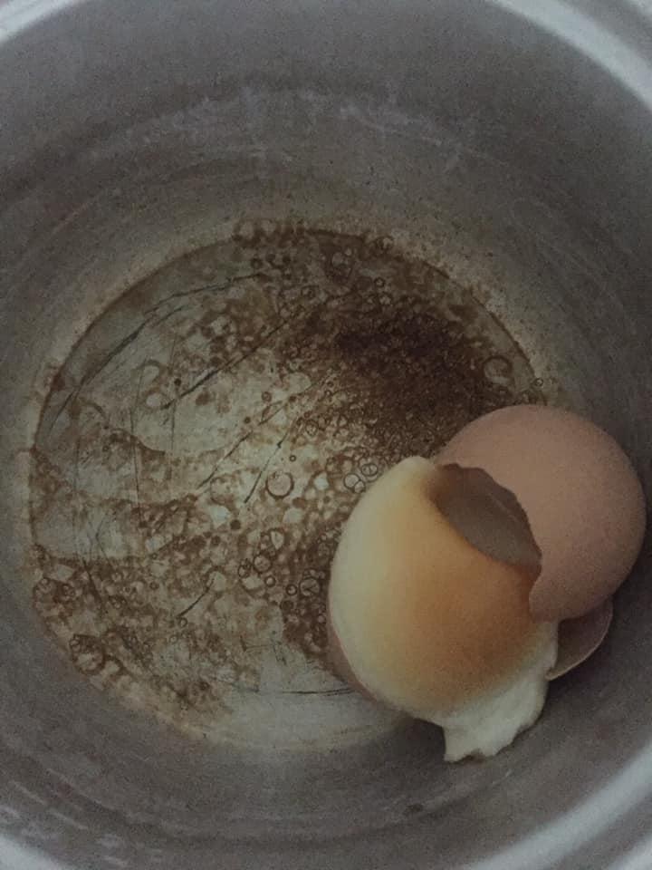 Duy Khánh tự nhận là thành viên ưu tú của hội Ghét bếp, rán phồng tôm cháy đen như bánh xe-3