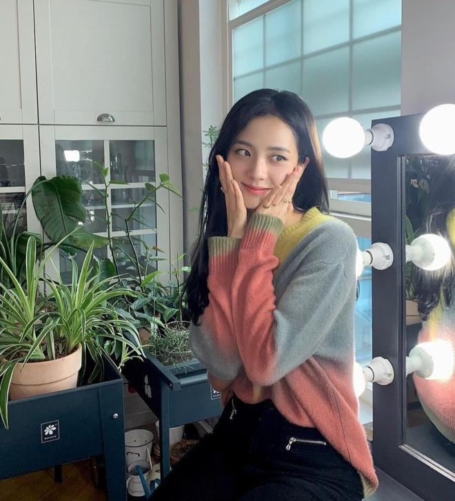 BlackPink chuộng mặc áo len đổi màu-3