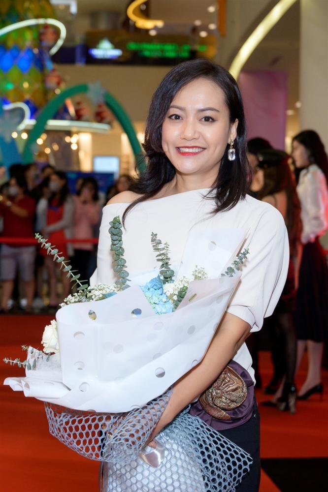 Gil Lê chạm mặt Cường Seven khi đến chúc mừng Hoàng Thùy Linh ra mắt phim mới-15