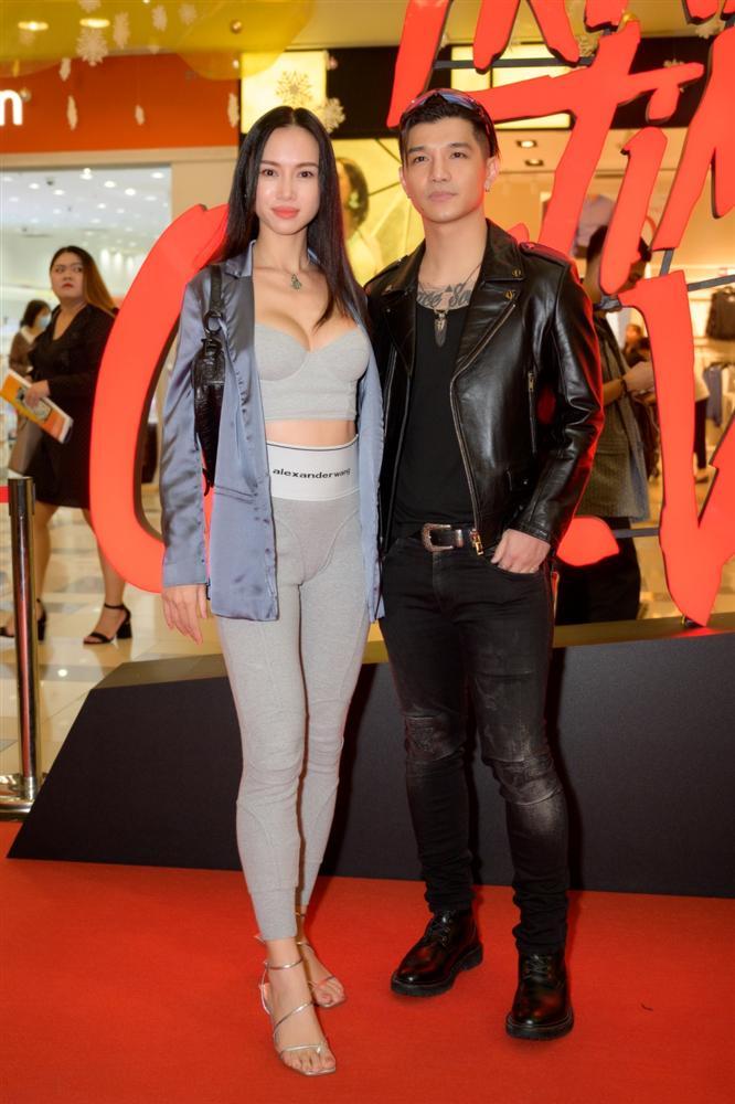 Gil Lê chạm mặt Cường Seven khi đến chúc mừng Hoàng Thùy Linh ra mắt phim mới-5