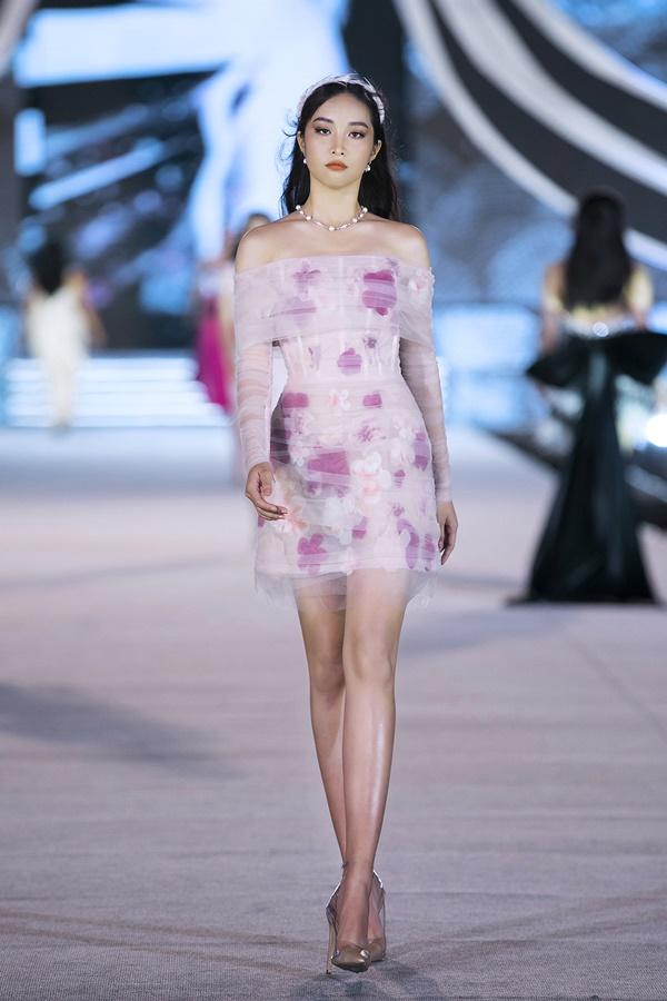 Tiểu Vy - Kỳ Duyên so tài catwalk, top 35 thí sinh hoa hậu tỏa sáng đêm Người Đẹp Thời Trang-20