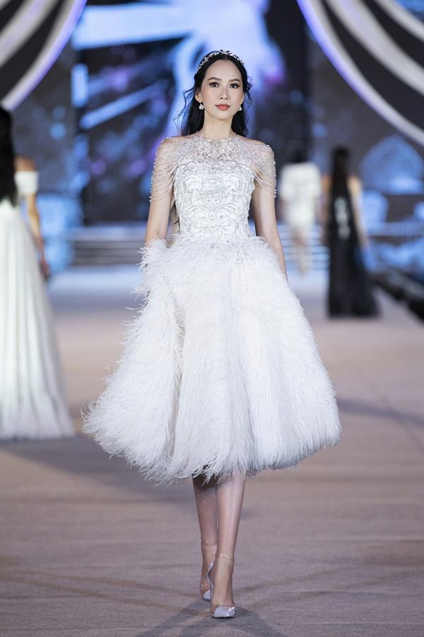 Tiểu Vy - Kỳ Duyên so tài catwalk, top 35 thí sinh hoa hậu tỏa sáng đêm Người Đẹp Thời Trang-30