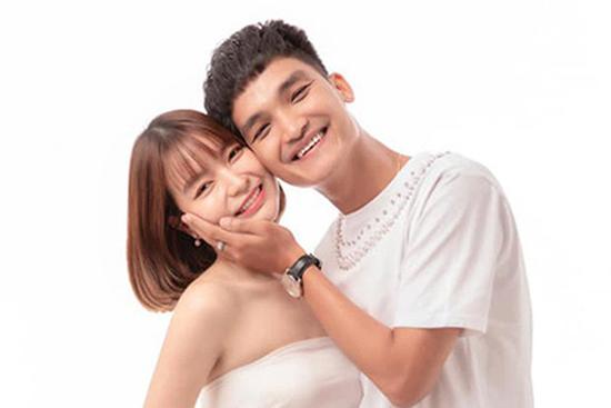 Sắp lên chức bố, Mạc Văn Khoa nói về kế hoạch đám cưới với bạn gái xinh đẹp