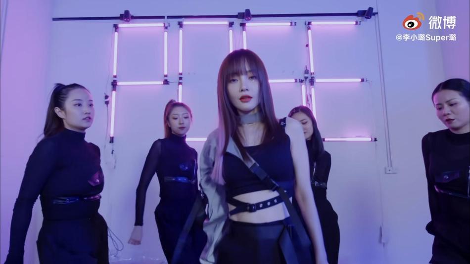 Người đẹp cắm sừng Lý Tiểu Lộ bị chỉ trích mặt dày khi tung MV tái xuất showbiz-2