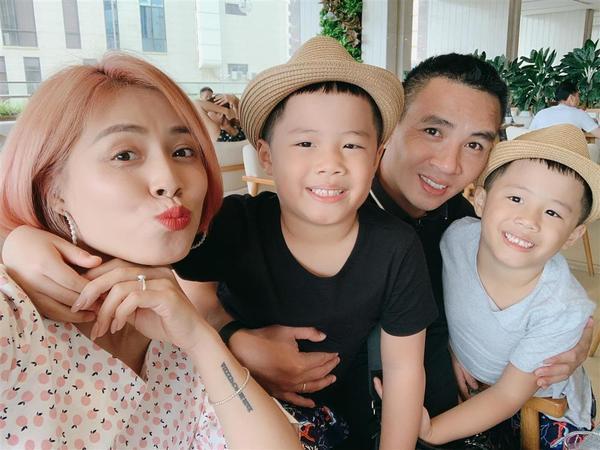 MC Hoàng Linh tung hơn 30 bức ảnh nóng chúc mừng sinh nhật ông xã-4