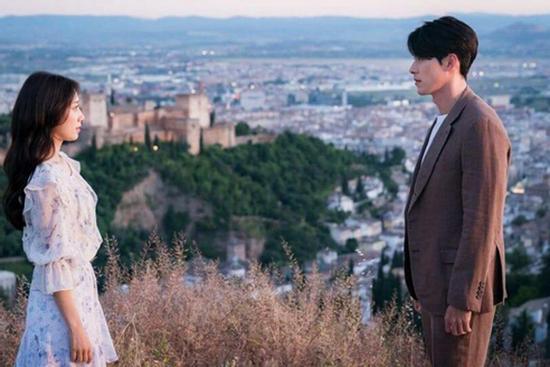 Top 3 chòm sao có khả năng 'tình cũ không rủ cũng đến' cao nhất trong vòng tròn hoàng đạo