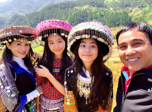 MC Quyền Linh khoe ảnh gia đình, dân mạng giật mình vì Lọ Lem lẫn Hạt Dẻ đều cao vượt trội-1