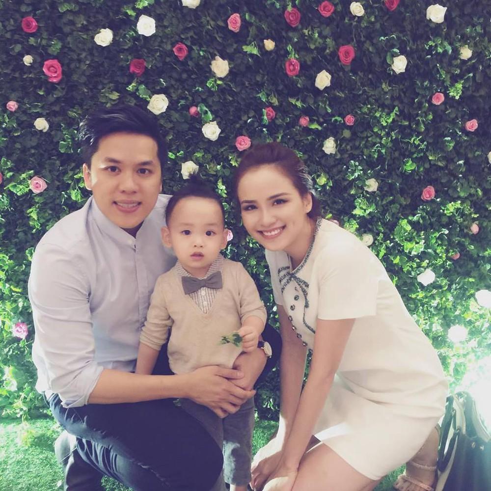 Con trai hoa hậu Diễm Hương lớn phổng phao gây ngỡ ngàng-7