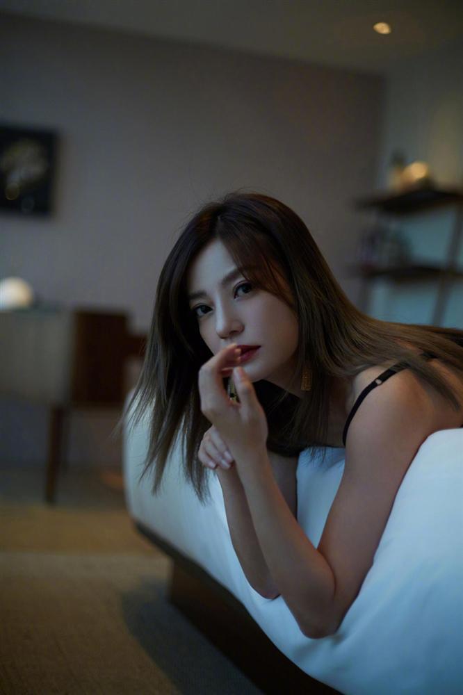 Triệu Vy gợi cảm khó cưỡng sau tin đồn có tình nhân trẻ-2
