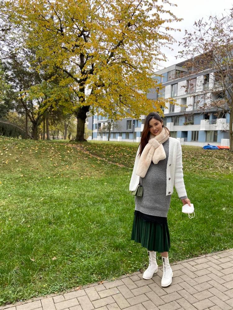 Mạc Hồng Quân gặp lại Kỳ Hân tại Cộng hòa Czech, xúc động hôn môi quý tử-3