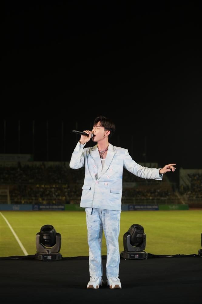 Jack ghi bàn thắng, đóng góp 250 triệu sau trận bóng đá vì miền Trung-5