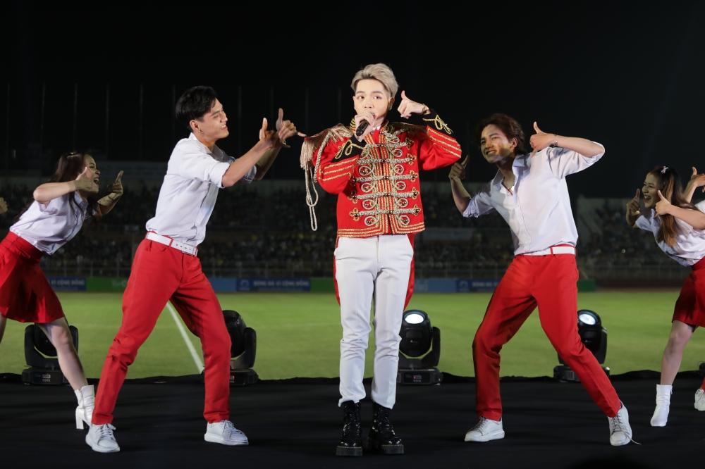 Jack ghi bàn thắng, đóng góp 250 triệu sau trận bóng đá vì miền Trung-4