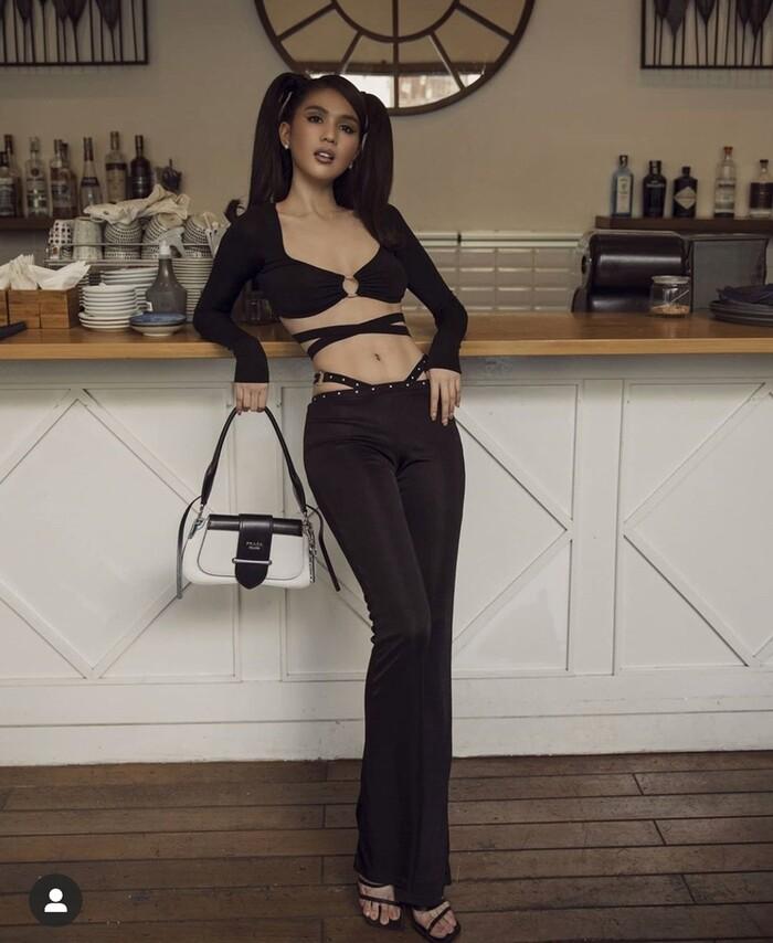 Thủy Tiên, Ngọc Trinh, Tóc Tiên váy áo hiểm hóc, cúi không được, ngồi không xong-5