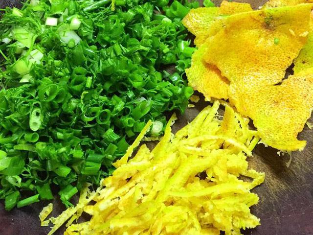 Lúc sống ngọ nguậy sởn da gà, rán lên thơm ngon nức mũi, ăn rồi muốn ăn thêm-6