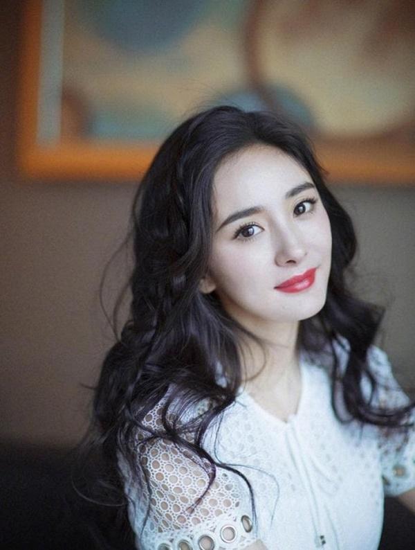 9 năm trước cô là trợ lý của Dương Mịch, 9 năm sau là bạn diễn mới nổi bên cạnh Hồ Ca-3