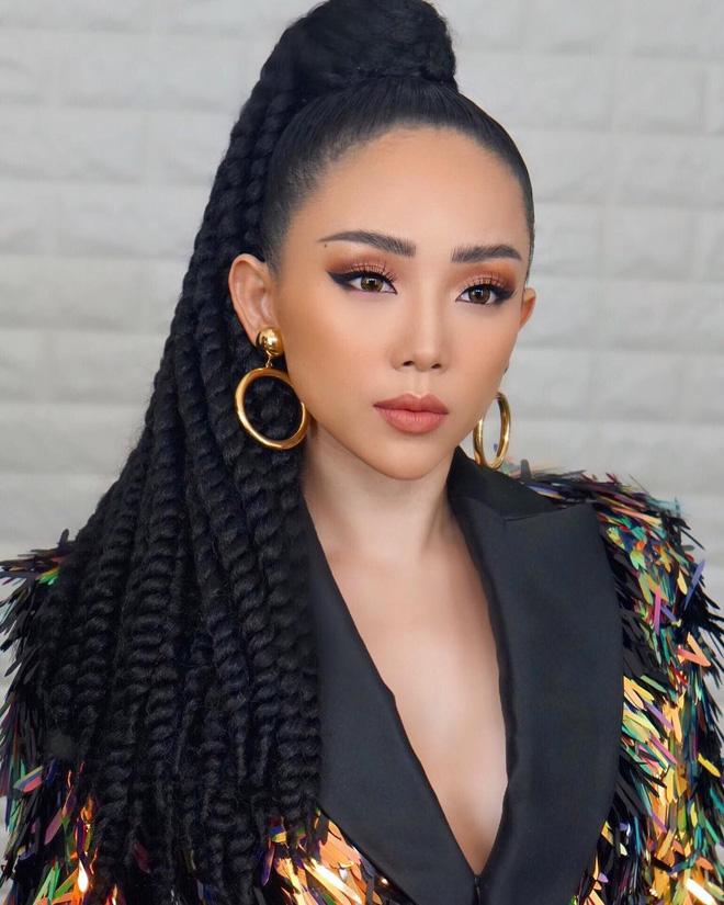 Đức Phúc gây sốc khi để tóc dài tết đuôi ngựa cực nữ tính-11