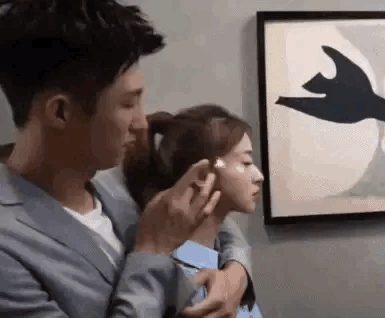 Địch Lệ Nhiệt Ba - Ngô Cẩn Ngôn phản ứng khi bị Hoàng Cảnh Du động chạm quá đà-2