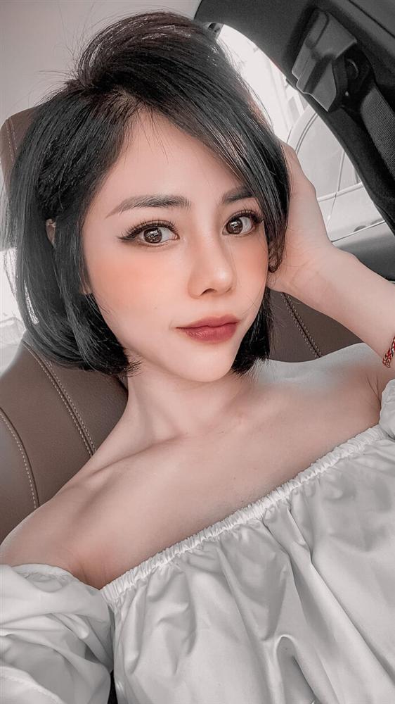 Sau Hồng Quế, Huỳnh Anh dính nghi án yêu đương với MC VTV: Là bà mẹ một con giàu có-5