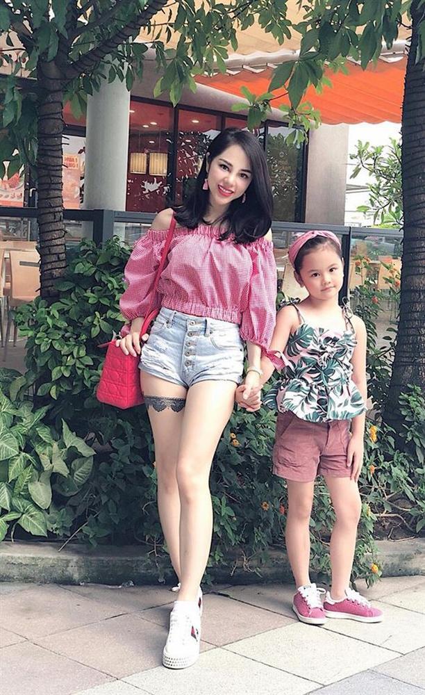 Sau Hồng Quế, Huỳnh Anh dính nghi án yêu đương với MC VTV: Là bà mẹ một con giàu có-6