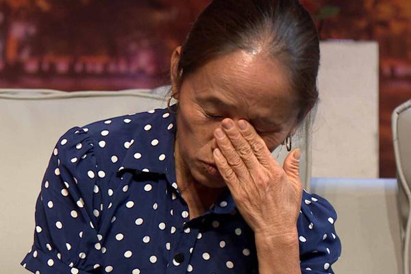 Bà Tân Vlog mất bao công đeo găng tay, cuối cùng lại bị phá bĩnh bởi những nhân vật này-6