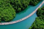 Cầu nổi trên mặt nước ở Trung Quốc