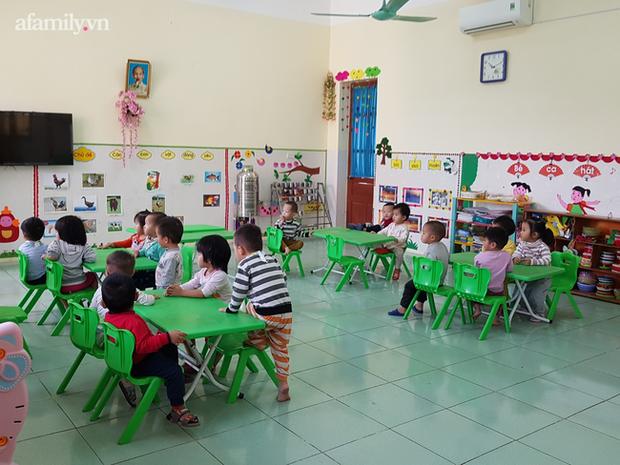 Bé mẫu giáo bị bạo hành trong nhà vệ sinh: Bị cô giáo dọa bắt uống nước bồn cầu-1