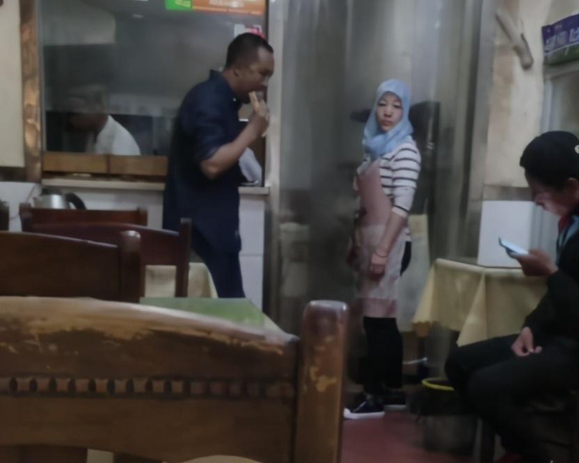 Cuộc sống chật vật của Ảnh đế nghèo nhất Cbiz, mẹ và vợ vẫn phải chu cấp phí sinh hoạt-8