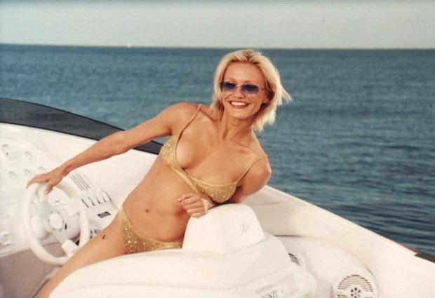 10 sao nữ siêng cởi đồ đóng cảnh gợi cảm nhất-10